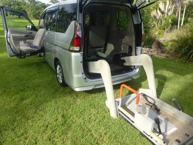 2018 Nissan Serena Rear Lift and Turnout Seat